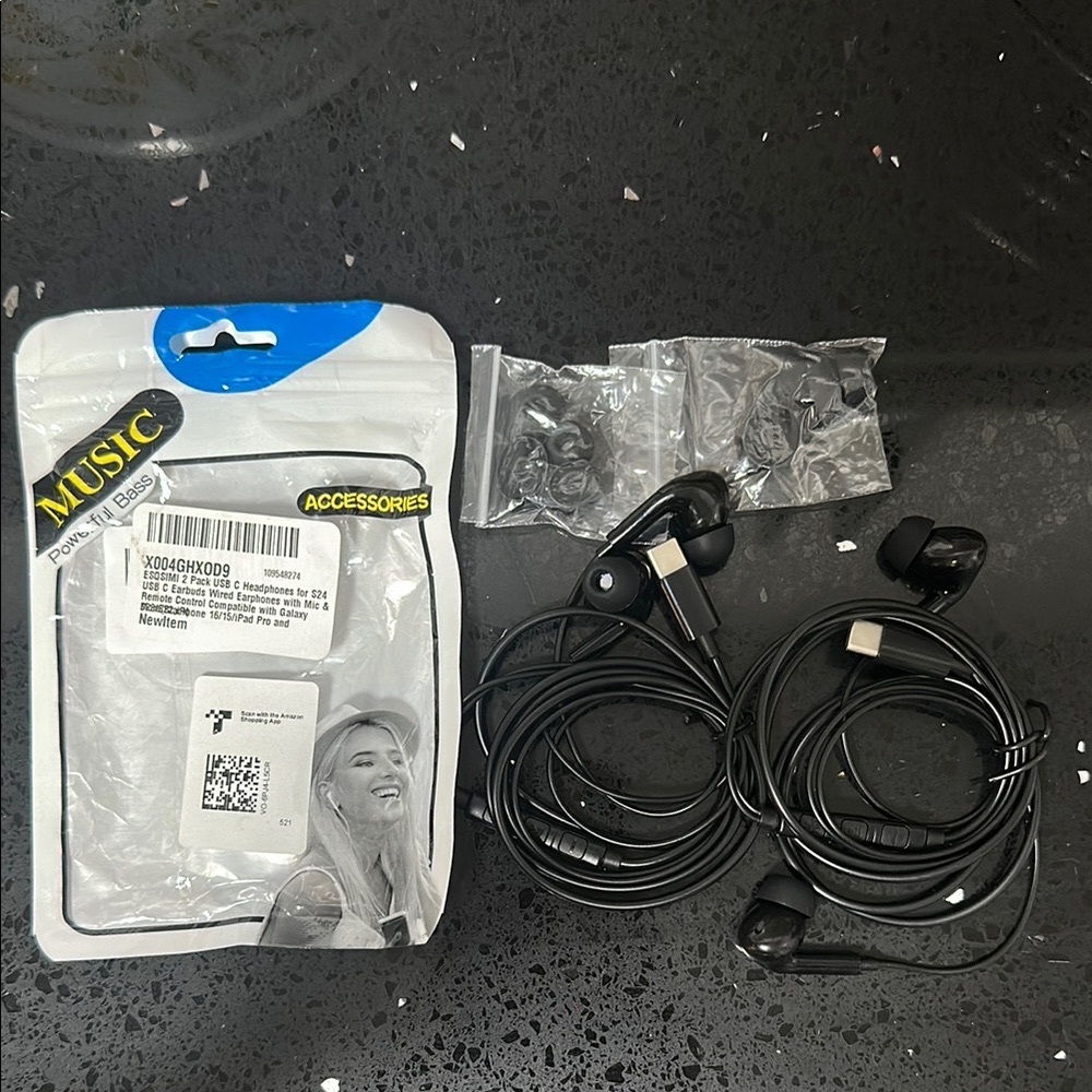 NEW USB C 2 Pack Black Wired Earphones